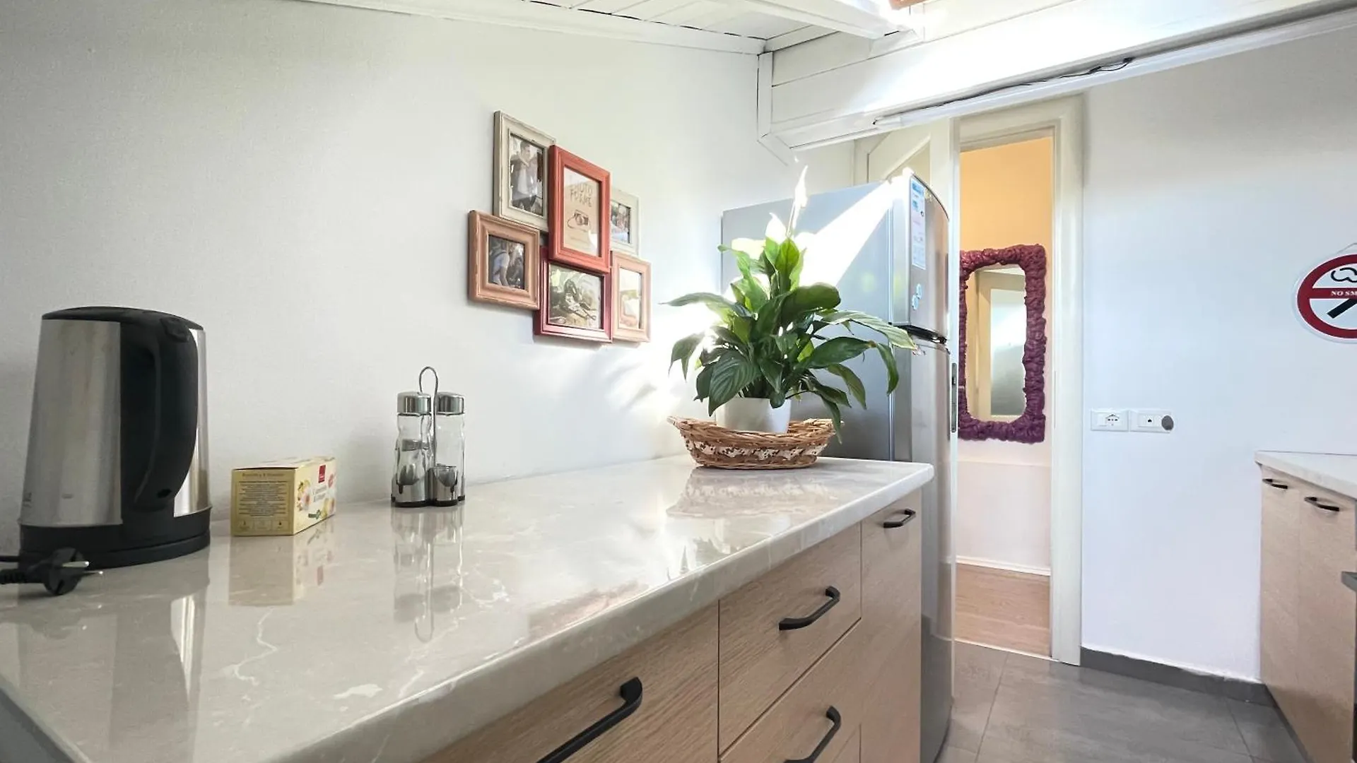 Loris Central Apartment Tirana